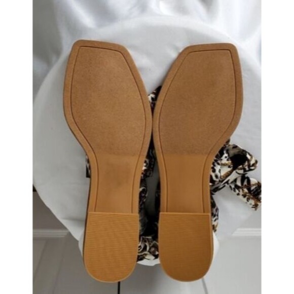 Shoe dazzle White Thong Sandals Animal Print Leg Lace up Shoes Size US 9 NEW - Picture 5 of 5